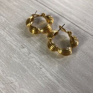 Beautiful gold plated earrings